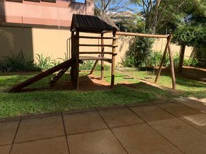 Image 23 - 924735